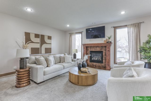 19314 D Street, Omaha, NE 68130