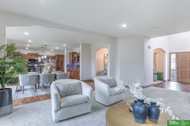 19314 D Street, Omaha, NE 68130