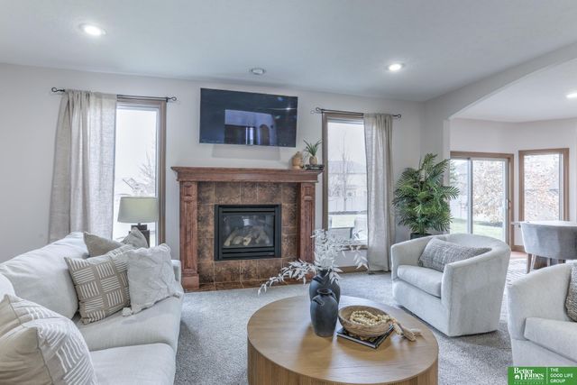 19314 D Street, Omaha, NE 68130