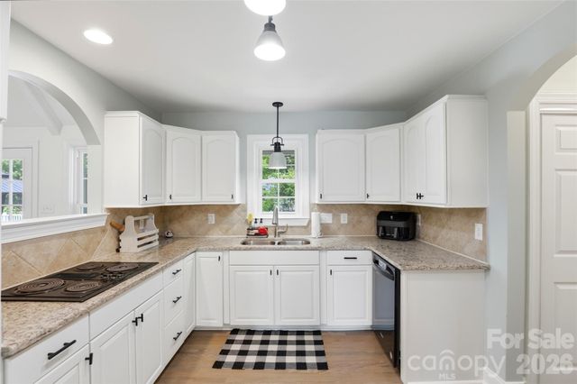 7332 Bailywick Drive, Waxhaw, NC 28173