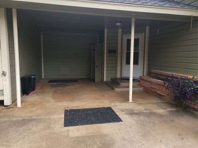1004 W Wall Street W, Grapevine, TX 76051