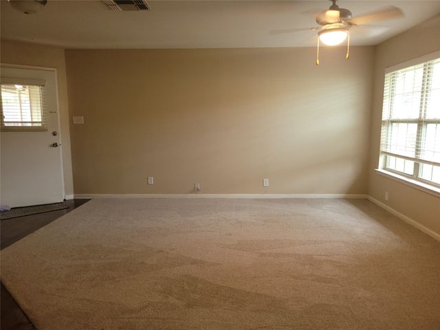 1004 W Wall Street W, Grapevine, TX 76051