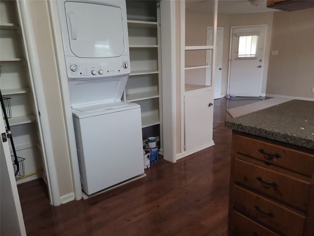 1004 W Wall Street W, Grapevine, TX 76051