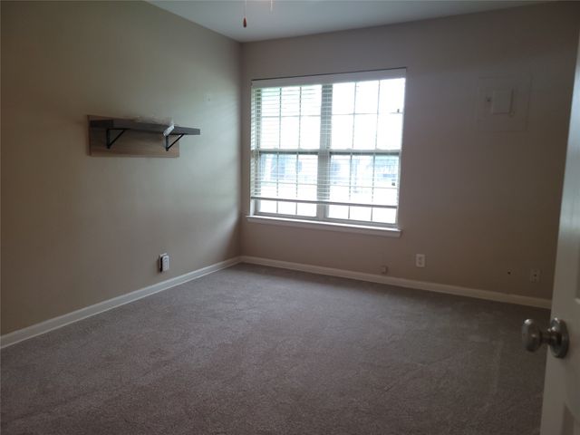 1004 W Wall Street W, Grapevine, TX 76051