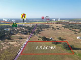 439 Arrow LN, Luling, TX 78648