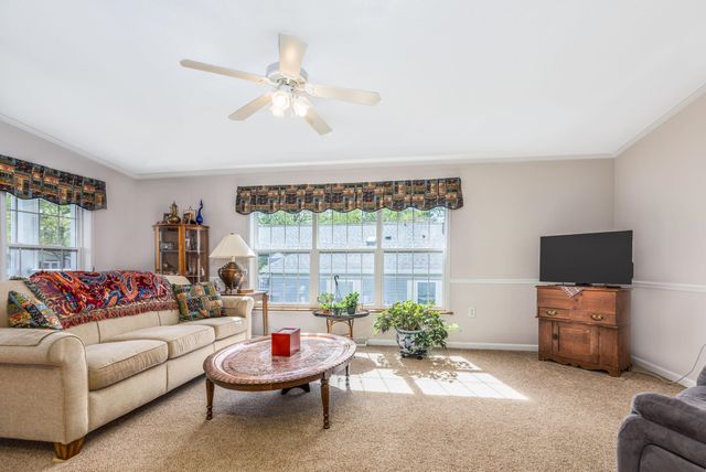 27 Watercress Drive, Rochester, NH 03868