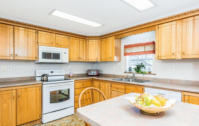 27 Watercress Drive, Rochester, NH 03868