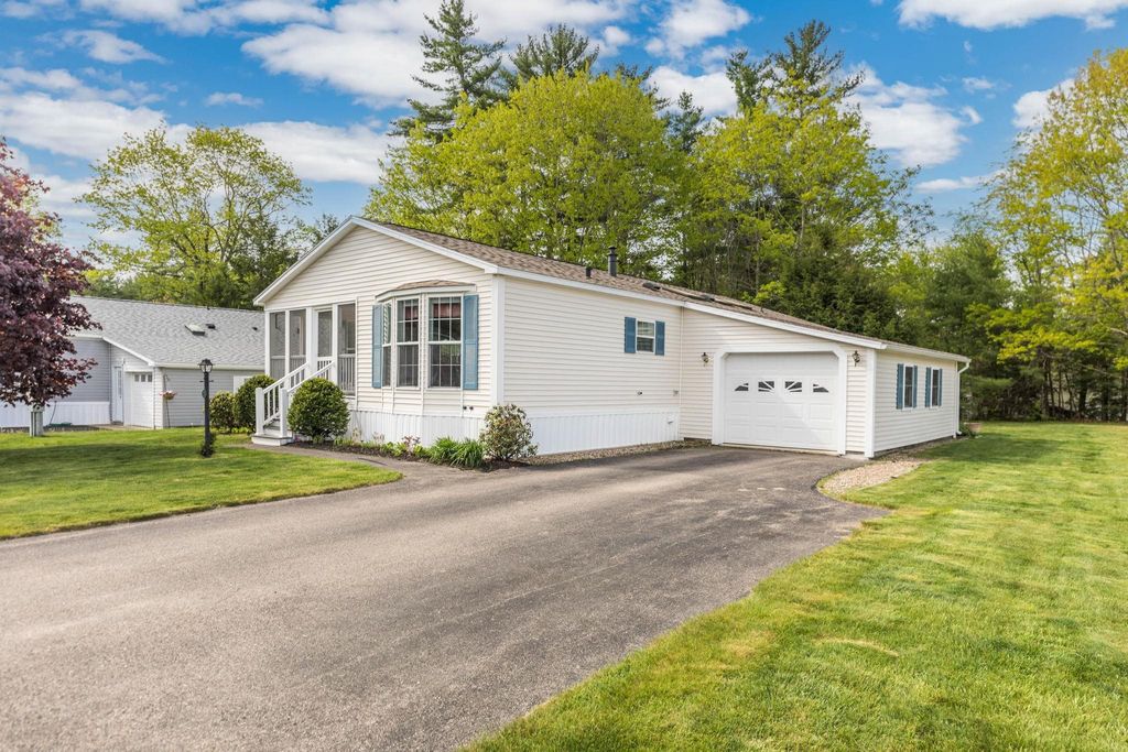 27 Watercress Drive, Rochester, NH 03868