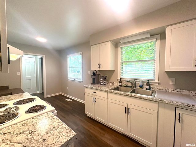 5559 COUNTRY CLUB Road, Murphysboro, IL 62966