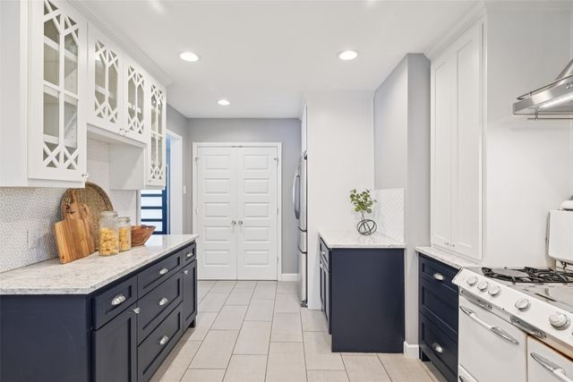 2403 W Colorado Boulevard, Dallas, TX 75211