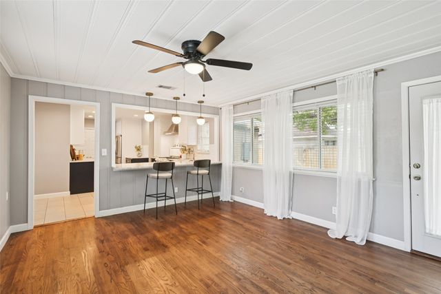 2403 W Colorado Boulevard, Dallas, TX 75211