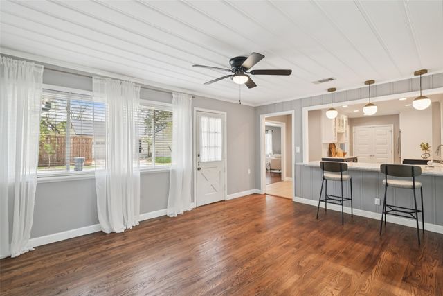 2403 W Colorado Boulevard, Dallas, TX 75211