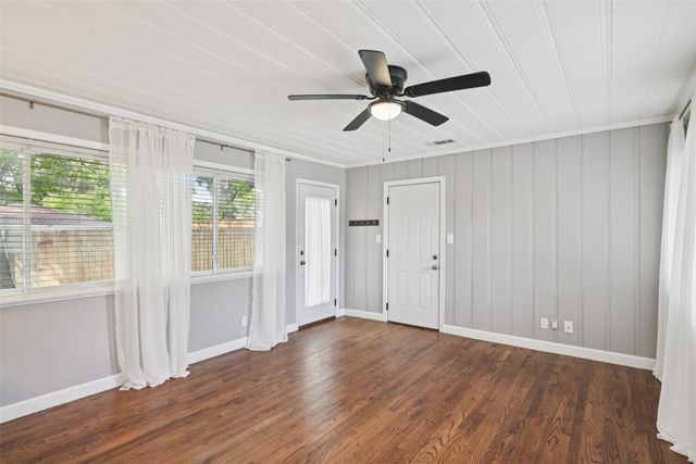 2403 W Colorado Boulevard, Dallas, TX 75211