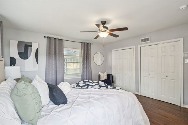 2403 W Colorado Boulevard, Dallas, TX 75211