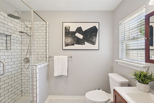 2403 W Colorado Boulevard, Dallas, TX 75211