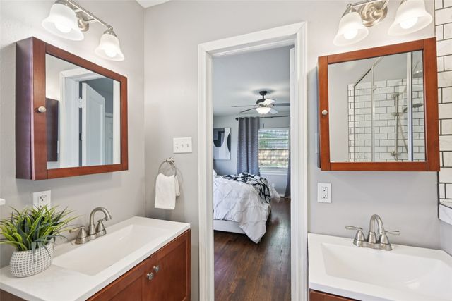 2403 W Colorado Boulevard, Dallas, TX 75211