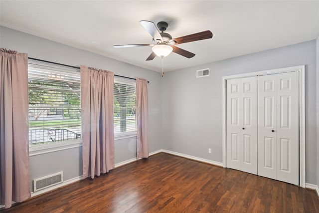 2403 W Colorado Boulevard, Dallas, TX 75211