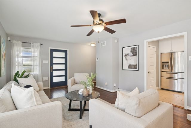 2403 W Colorado Boulevard, Dallas, TX 75211