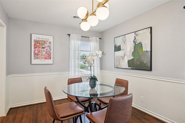 2403 W Colorado Boulevard, Dallas, TX 75211