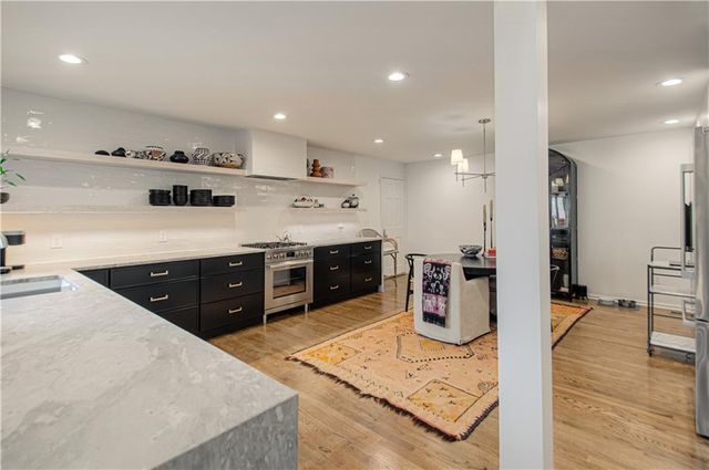 6243 Rosewood Court, Mission, KS 66205