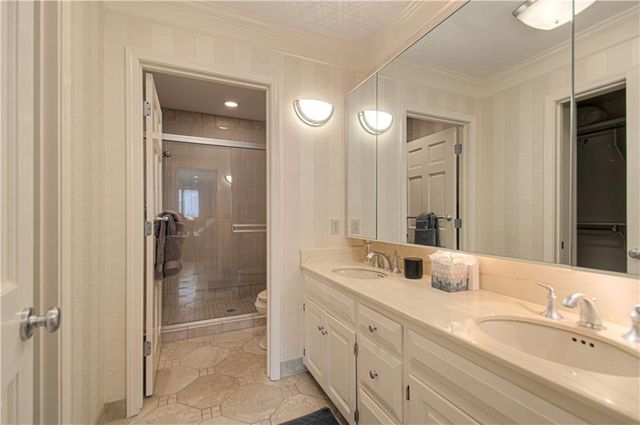6243 Rosewood Court, Mission, KS 66205