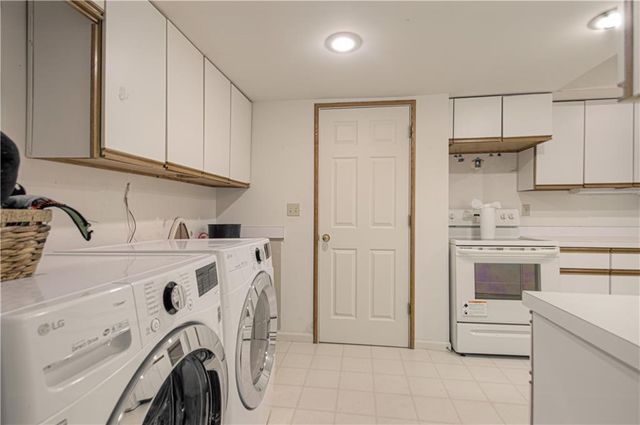 6243 Rosewood Court, Mission, KS 66205