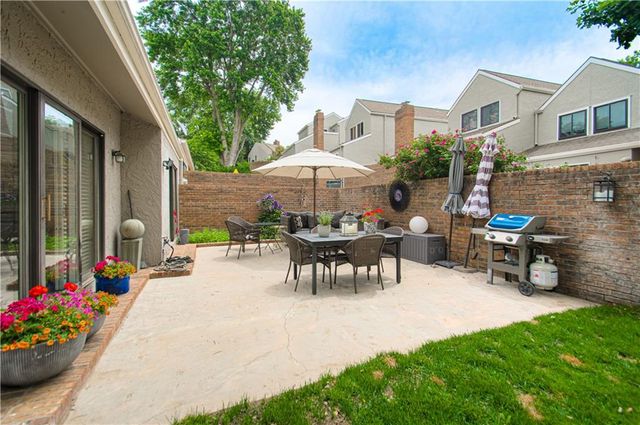6243 Rosewood Court, Mission, KS 66205