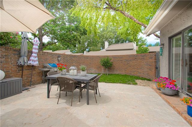 6243 Rosewood Court, Mission, KS 66205