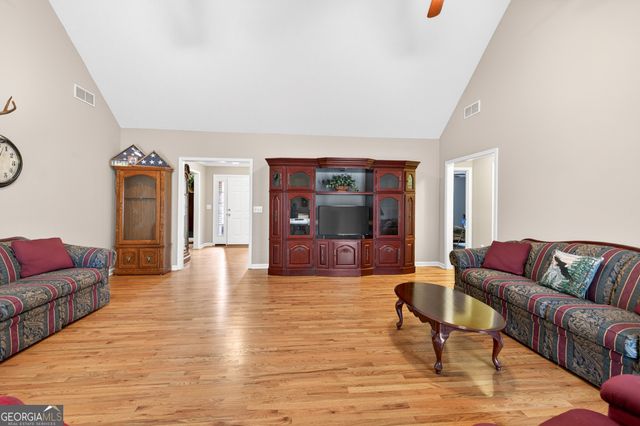 1194 Foster Road, Statham, GA 30666