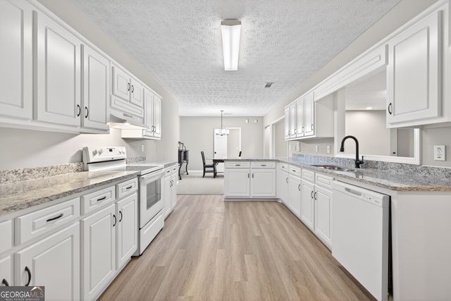 1194 Foster Road, Statham, GA 30666