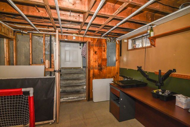 885 Bridge Street, Manchester, NH 03104