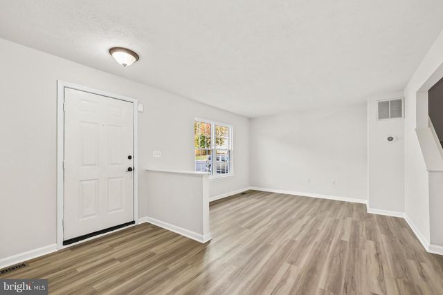 306 KINGS CREST DR, Stafford, VA 22554