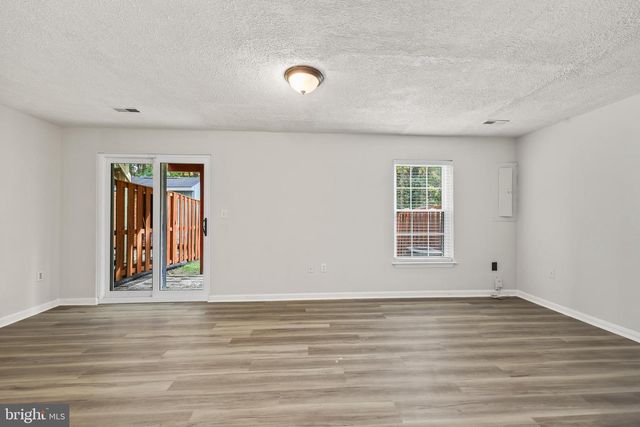 306 KINGS CREST DR, Stafford, VA 22554