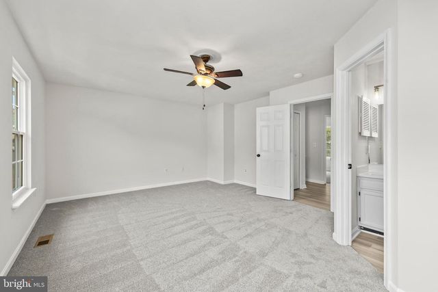 306 KINGS CREST DR, Stafford, VA 22554