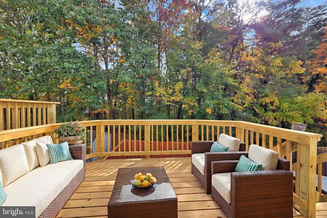 306 KINGS CREST DR, Stafford, VA 22554