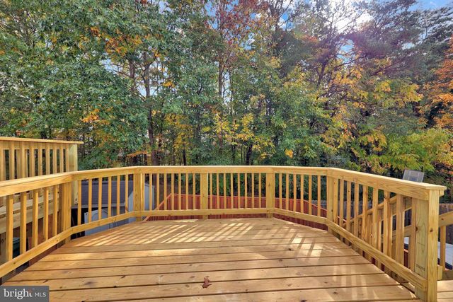 306 KINGS CREST DR, Stafford, VA 22554