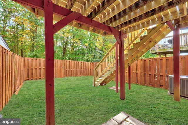 306 KINGS CREST DR, Stafford, VA 22554