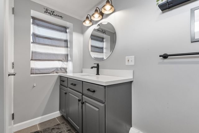 3 Suntaug Street, Lynnfield, MA 01940