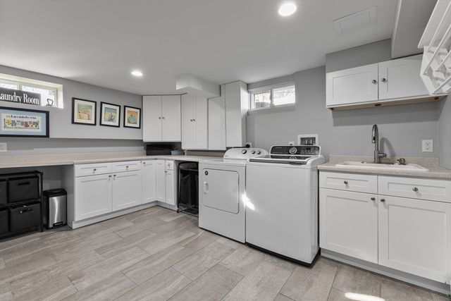 3 Suntaug Street, Lynnfield, MA 01940