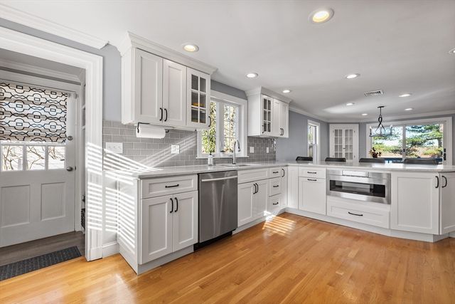 3 Suntaug Street, Lynnfield, MA 01940