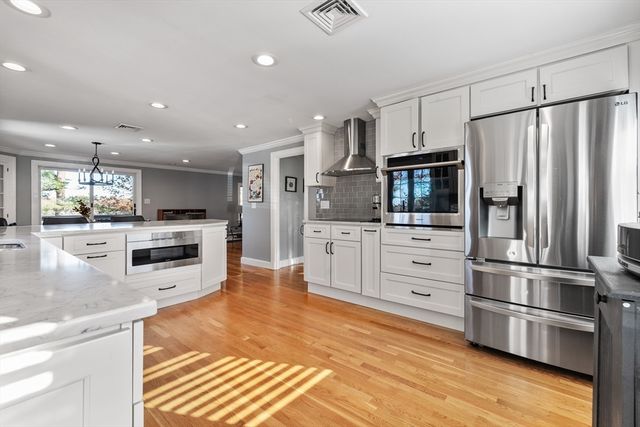 3 Suntaug Street, Lynnfield, MA 01940