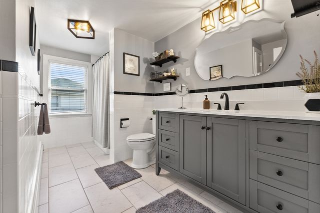 3 Suntaug Street, Lynnfield, MA 01940