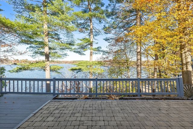 3 Suntaug Street, Lynnfield, MA 01940