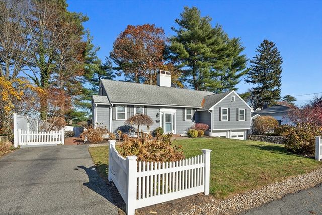 3 Suntaug Street, Lynnfield, MA 01940