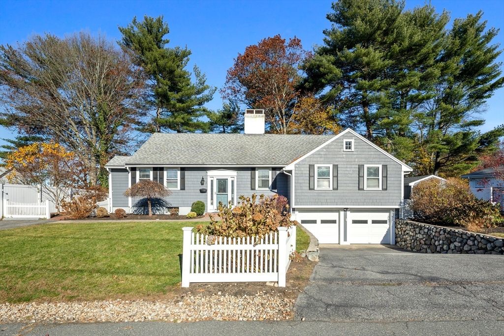 3 Suntaug Street, Lynnfield, MA 01940