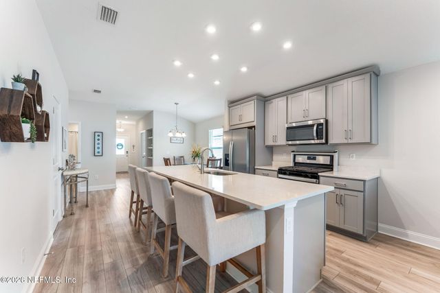 13148 HOLSINGER Boulevard, Jacksonville, FL 32256