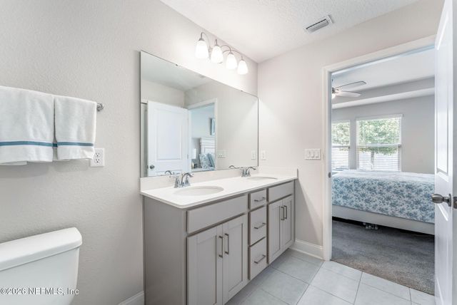 13148 HOLSINGER Boulevard, Jacksonville, FL 32256
