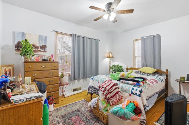 8 BOLLER DR, Boonville, MO 65233