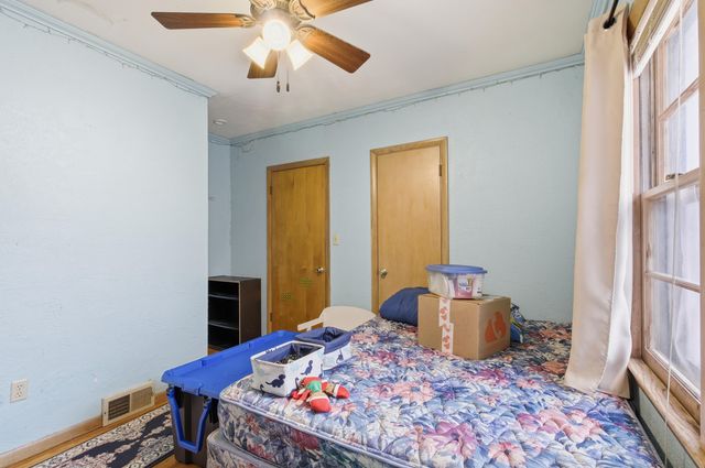 8 BOLLER DR, Boonville, MO 65233