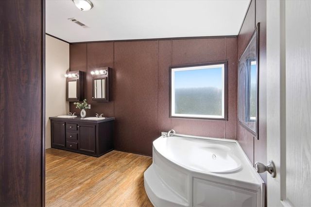 9801 Westview Drive, Lexington, OK 73051
